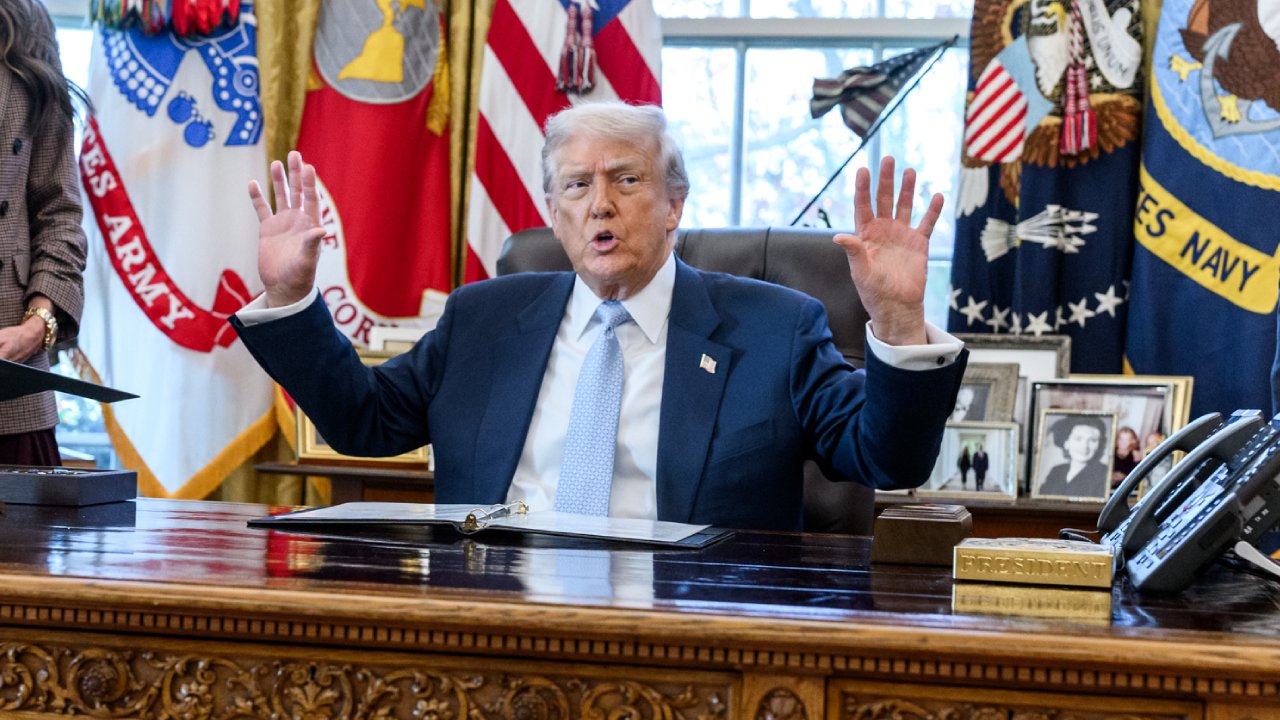 Trump Floats JAIL For ‘Democrat Traitors’ Urging Military Mutiny