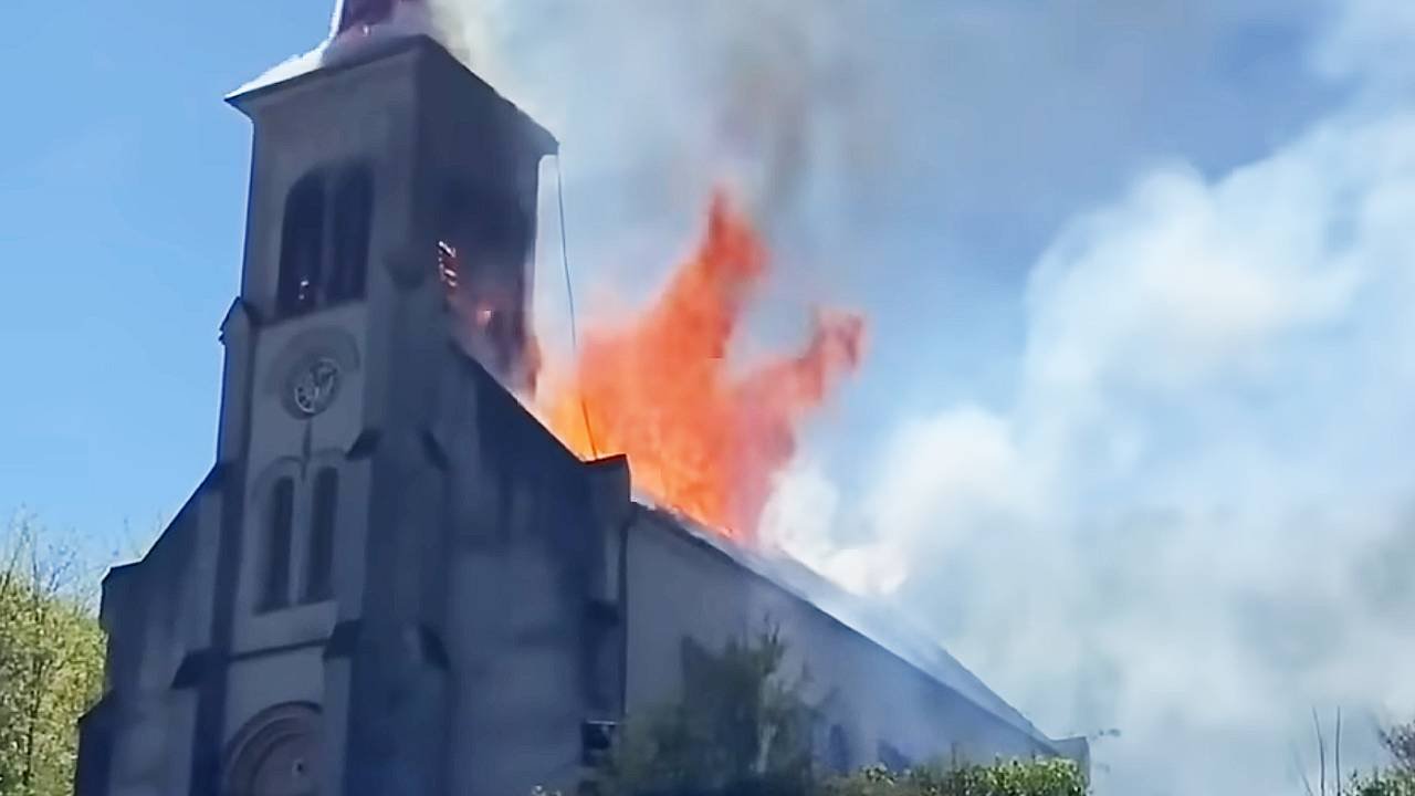 Yet Another Historic Church GUTTED By Raging FIRE - modernity