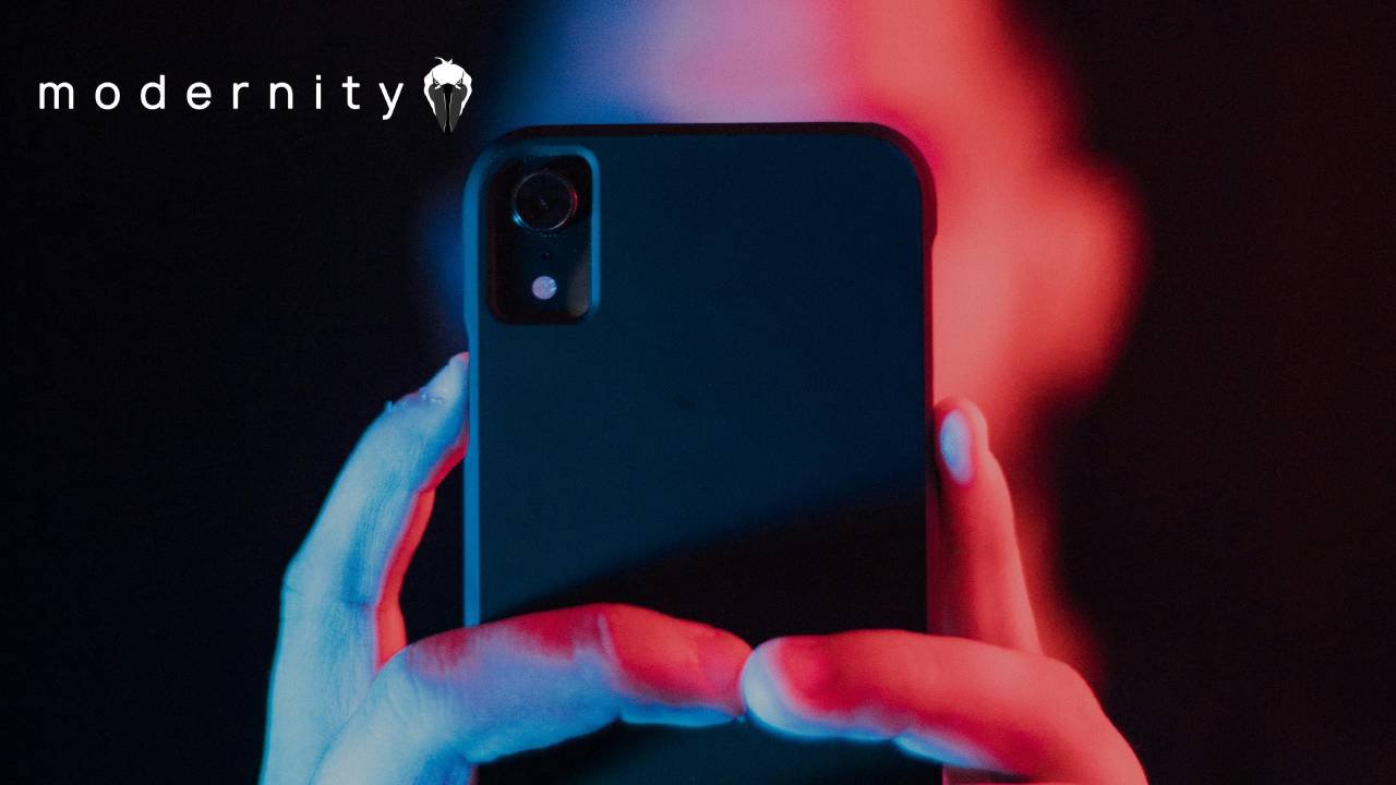 UK Plans To JAIL Tech CEOs Who Refuse To SPY On Every Phone - modernity